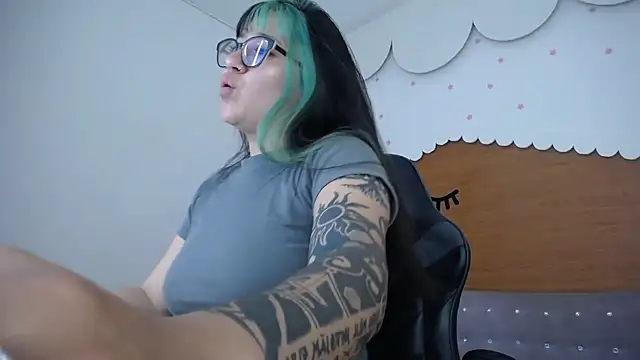 Snapshot of nicte_t_ chatting on 1, 10, 2025 nicte t online show from 1, 10, 2025