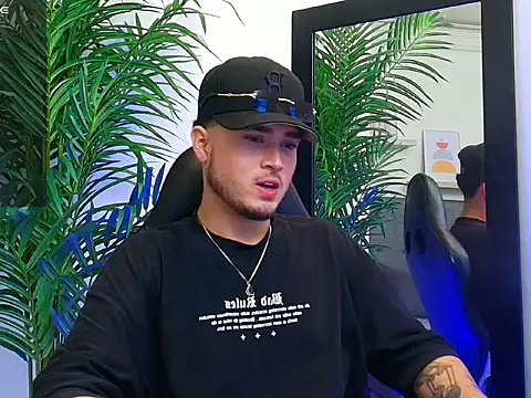 Snapshot of SALVATORE_MULLER1 chatting on 9, 10, 2025 SALVATORE MULLER1 online show from 9, 10, 2025