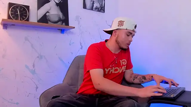 Snapshot of SALVATORE_MULLER1 chatting on 14, 10, 2025 SALVATORE MULLER1 online show from 14, 10, 2025