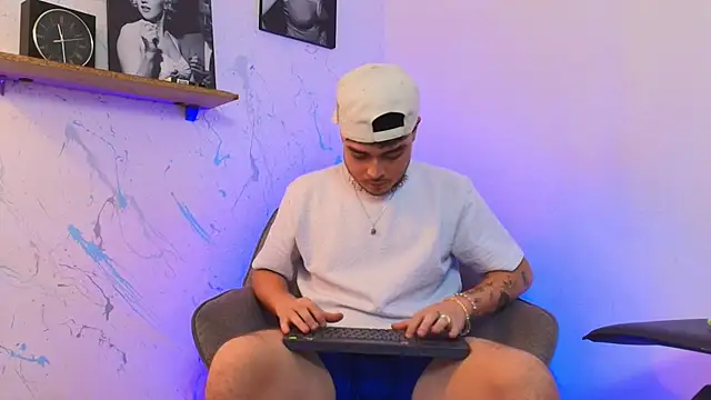 Snapshot of SALVATORE_MULLER1 chatting on 20, 10, 2025 SALVATORE MULLER1 online show from 20, 10, 2025