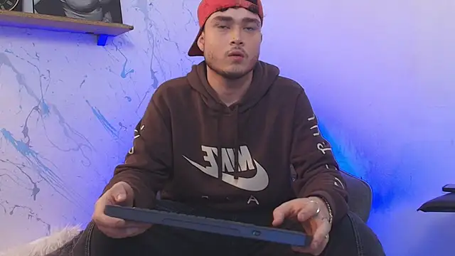 Snapshot of SALVATORE_MULLER1 chatting on 25, 10, 2025 SALVATORE MULLER1 online show from 25, 10, 2025