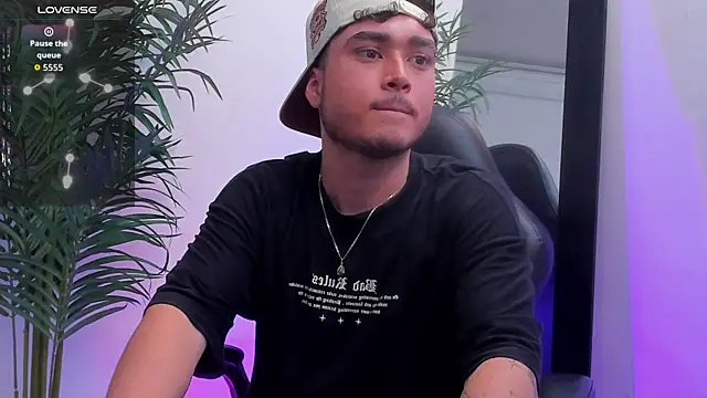 Snapshot of SALVATORE_MULLER1 chatting on 25, 10, 2025 SALVATORE MULLER1 online show from 25, 10, 2025