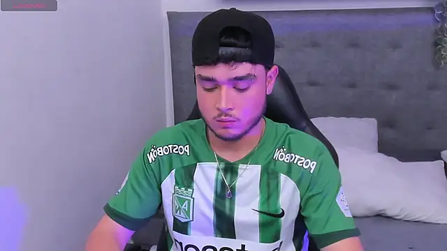 Snapshot of SALVATORE_MULLER1 chatting on 8, 11, 2025 SALVATORE MULLER1 online show from 8, 11, 2025