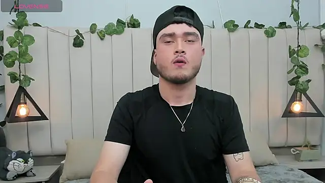 Snapshot of SALVATORE_MULLER1 chatting on 9, 11, 2025 SALVATORE MULLER1 online show from 9, 11, 2025