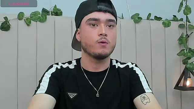 Snapshot of SALVATORE_MULLER1 chatting on 11, 11, 2025 SALVATORE MULLER1 online show from 11, 11, 2025