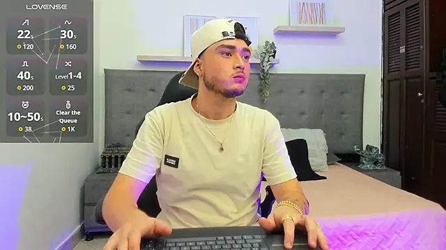 Snapshot of SALVATORE_MULLER1 chatting on 11, 11, 2025 SALVATORE MULLER1 online show from 11, 11, 2025