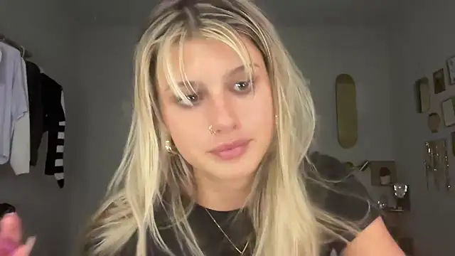 Snapshot of AnnGrayson chatting on 13, 10, 2025 AnnGrayson online show from 13, 10, 2025