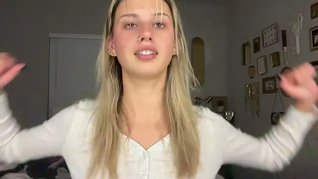 Snapshot of AnnGrayson chatting on 3, 11, 2025 AnnGrayson online show from 3, 11, 2025