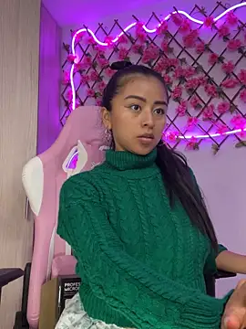 RaquelOficial online show from 17, 10, 2025