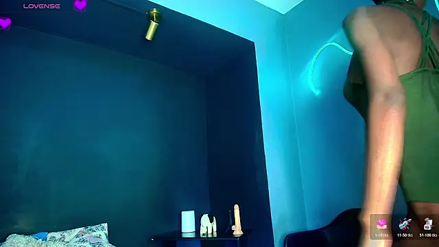 Snapshot of CamilaaSaenz chatting on 20, 10, 2025 CamilaaSaenz online show from 20, 10, 2025