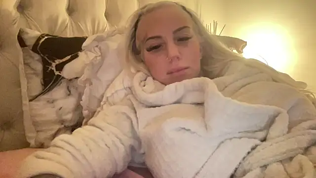 Snapshot of paulinaalatalo chatting on 16, 3, 2026 paulinaalatalo online show from 16, 3, 2026