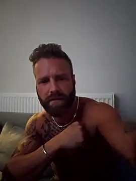 BeardedBaddie86 online show from 11, 9, 2025