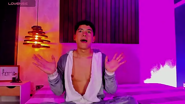 Snapshot of SandroVeyra chatting on 5, 10, 2025 SandroVeyra online show from 5, 10, 2025