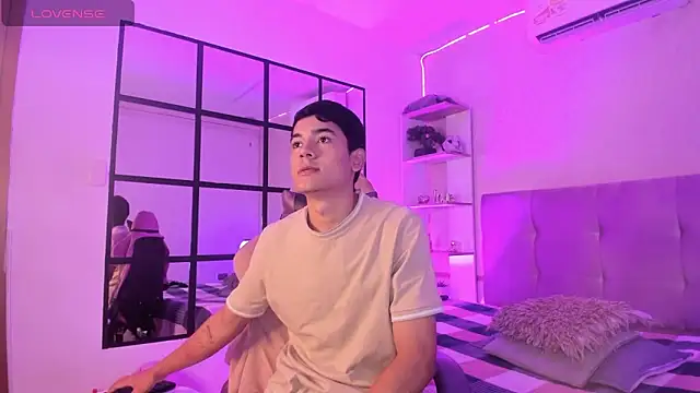 Snapshot of SandroVeyra chatting on 16, 10, 2025 SandroVeyra online show from 16, 10, 2025