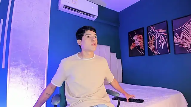 Snapshot of SandroVeyra chatting on 21, 10, 2025 SandroVeyra online show from 21, 10, 2025