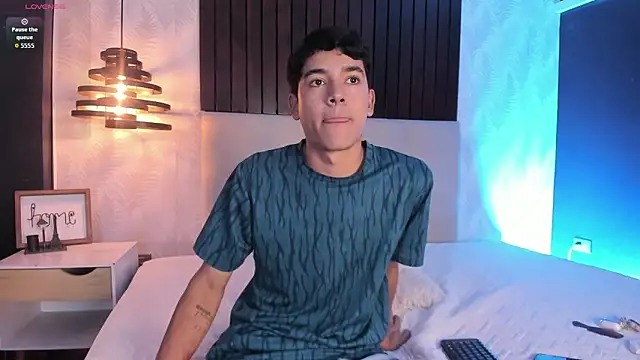 Snapshot of SandroVeyra chatting on 26, 10, 2025 SandroVeyra online show from 26, 10, 2025