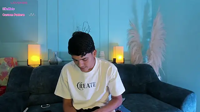 Snapshot of SandroVeyra chatting on 7, 11, 2025 SandroVeyra online show from 7, 11, 2025