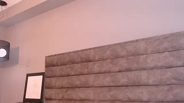 Snapshot of Aliciabloom chatting on 4, 10, 2025 Aliciabloom online show from 4, 10, 2025