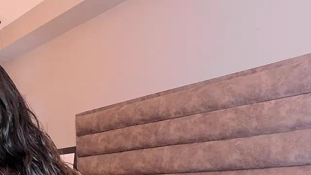 Snapshot of Aliciabloom chatting on 9, 10, 2025 Aliciabloom online show from 9, 10, 2025