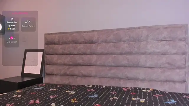 Snapshot of Aliciabloom chatting on 13, 10, 2025 Aliciabloom online show from 13, 10, 2025