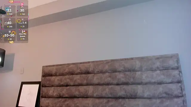 Snapshot of Aliciabloom chatting on 17, 10, 2025 Aliciabloom online show from 17, 10, 2025