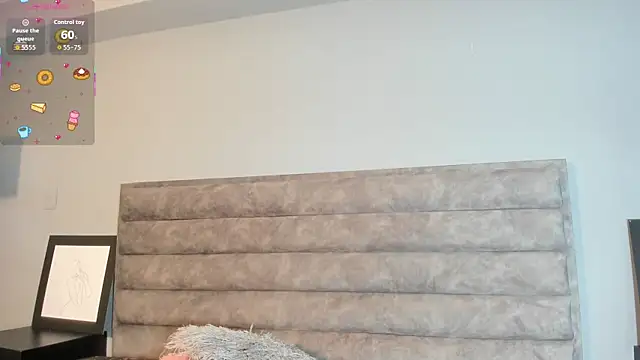 Snapshot of Aliciabloom chatting on 21, 10, 2025 Aliciabloom online show from 21, 10, 2025