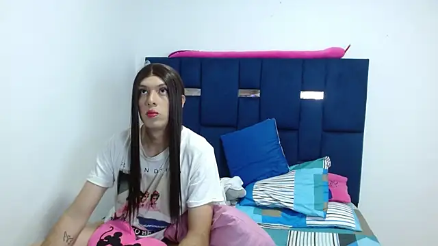 Snapshot of PinkLuna_LolaBloom chatting on 8, 1, 2026 PinkLuna LolaBloom online show from 8, 1, 2026