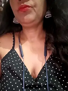 Snapshot of Hazel-queen chatting on 12, 9, 2025 Hazel-queen online show from 12, 9, 2025