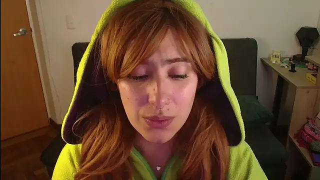 Snapshot of Miacatsito3 chatting on 24, 10, 2025 Miacatsito3 online show from 24, 10, 2025