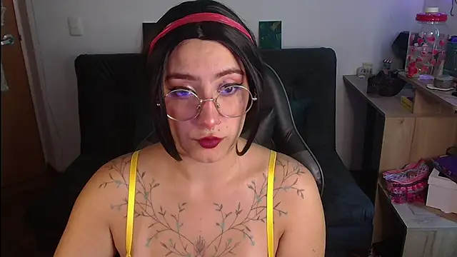 Snapshot of Miacatsito3 chatting on 30, 10, 2025 Miacatsito3 online show from 30, 10, 2025