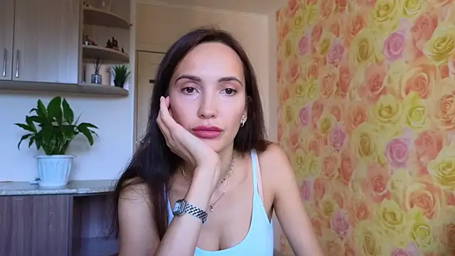 Snapshot of Lillian-Clark chatting on 6, 10, 2025 Lillian-Clark online show from 6, 10, 2025