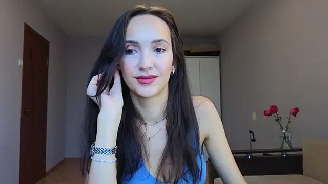 Snapshot of Lillian-Clark chatting on 13, 10, 2025 Lillian-Clark online show from 13, 10, 2025