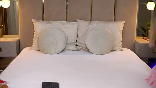 Snapshot of CamilaStarr chatting on 2, 10, 2025 CamilaStarr online show from 2, 10, 2025