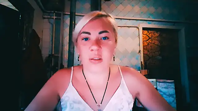EmmaCat  online show from 17, 6, 2026
