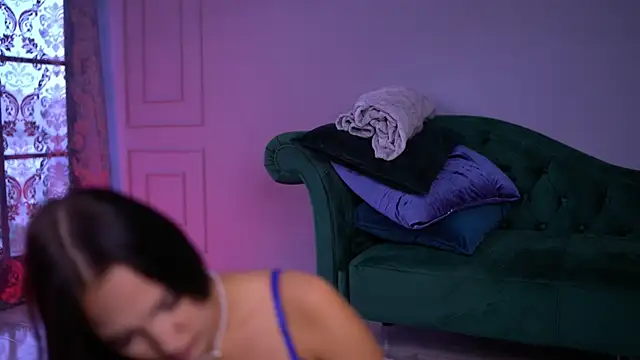 Snapshot of AlishaRossen chatting on 4, 10, 2025 AlishaRossen online show from 4, 10, 2025