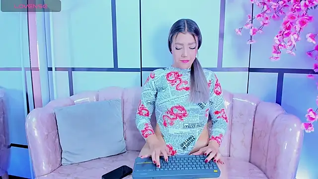 BlairJones  online show from 26, 9, 2025