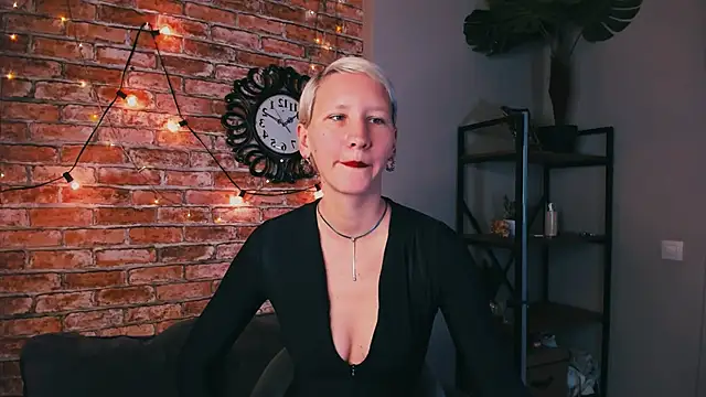 Snapshot of Kim_Waite chatting on 18, 9, 2025 Kim Waite online show from 18, 9, 2025