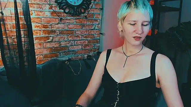 Snapshot of Kim_Waite chatting on 19, 10, 2025 Kim Waite online show from 19, 10, 2025