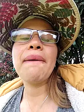 Snapshot of LaraCaliente chatting on 24, 9, 2025 LaraCaliente online show from 24, 9, 2025