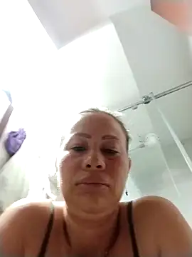 Snapshot of LaraCaliente chatting on 30, 9, 2025 LaraCaliente online show from 30, 9, 2025