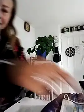 Snapshot of LaraCaliente chatting on 4, 10, 2025 LaraCaliente online show from 4, 10, 2025