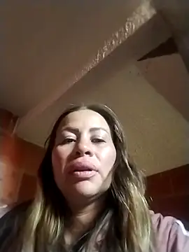 Snapshot of LaraCaliente chatting on 4, 10, 2025 LaraCaliente online show from 4, 10, 2025