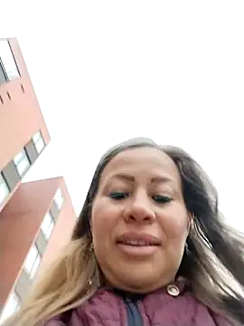 Snapshot of LaraCaliente chatting on 9, 10, 2025 LaraCaliente online show from 9, 10, 2025