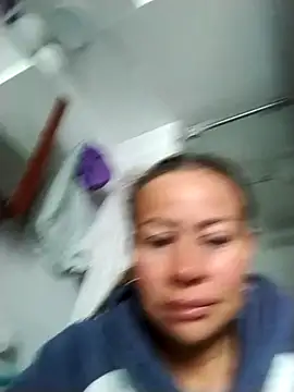 Snapshot of LaraCaliente chatting on 15, 10, 2025 LaraCaliente online show from 15, 10, 2025