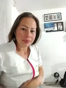 Snapshot of LaraCaliente chatting on 16, 10, 2025 LaraCaliente online show from 16, 10, 2025