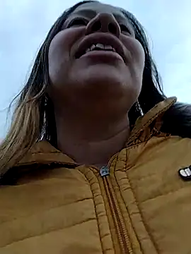 Snapshot of LaraCaliente chatting on 17, 10, 2025 LaraCaliente online show from 17, 10, 2025