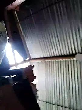 LaraCaliente online show from 23, 11, 2025