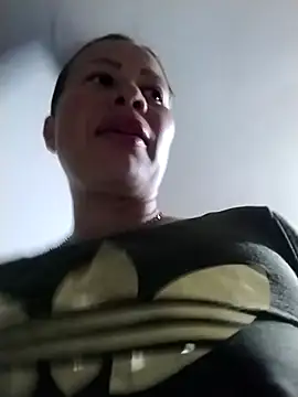 Snapshot of LaraCaliente chatting on 11, 1, 2026 LaraCaliente online show from 11, 1, 2026