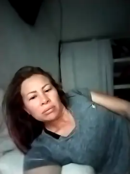 Snapshot of LaraCaliente chatting on 11, 1, 2026 LaraCaliente online show from 11, 1, 2026