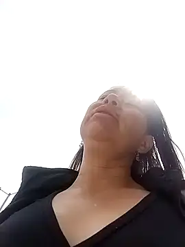 Snapshot of LaraCaliente chatting on 7, 2, 2026 LaraCaliente online show from 7, 2, 2026